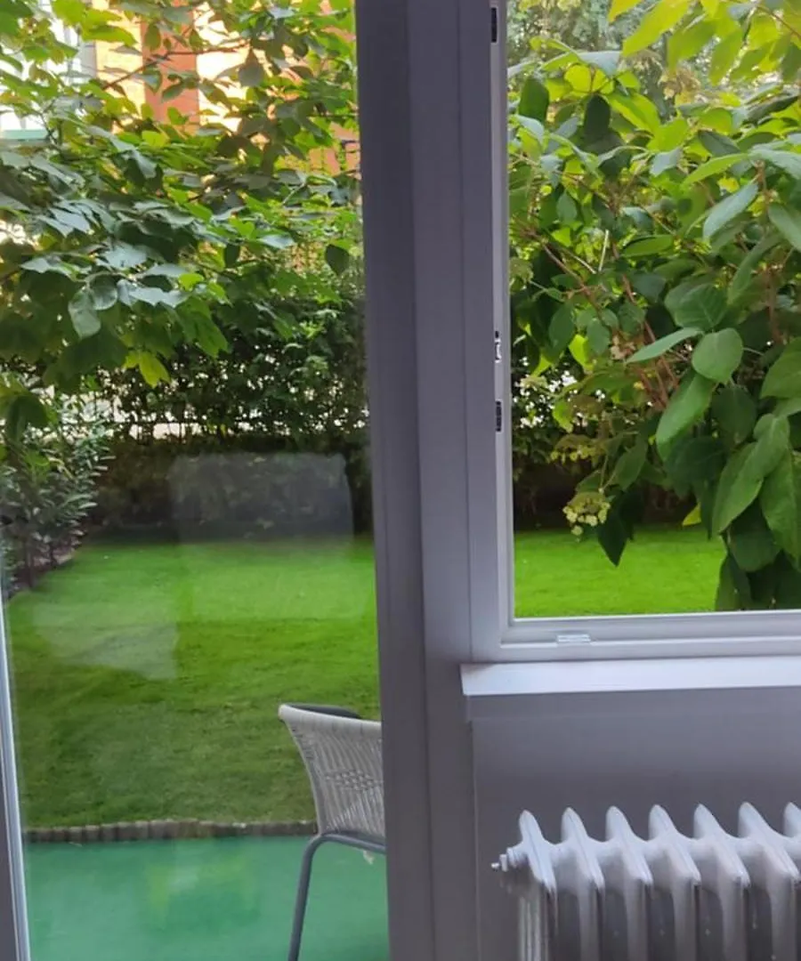In The Heart Of Budapest Parliament 2 Min 47M2 And Garden Apartamento