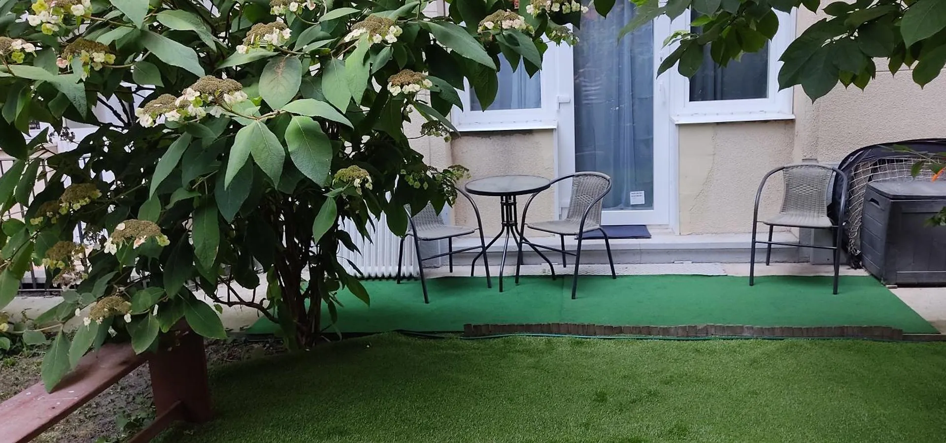 In The Heart Of Budapest Parliament 2 Min 47M2 And Garden Apartamento