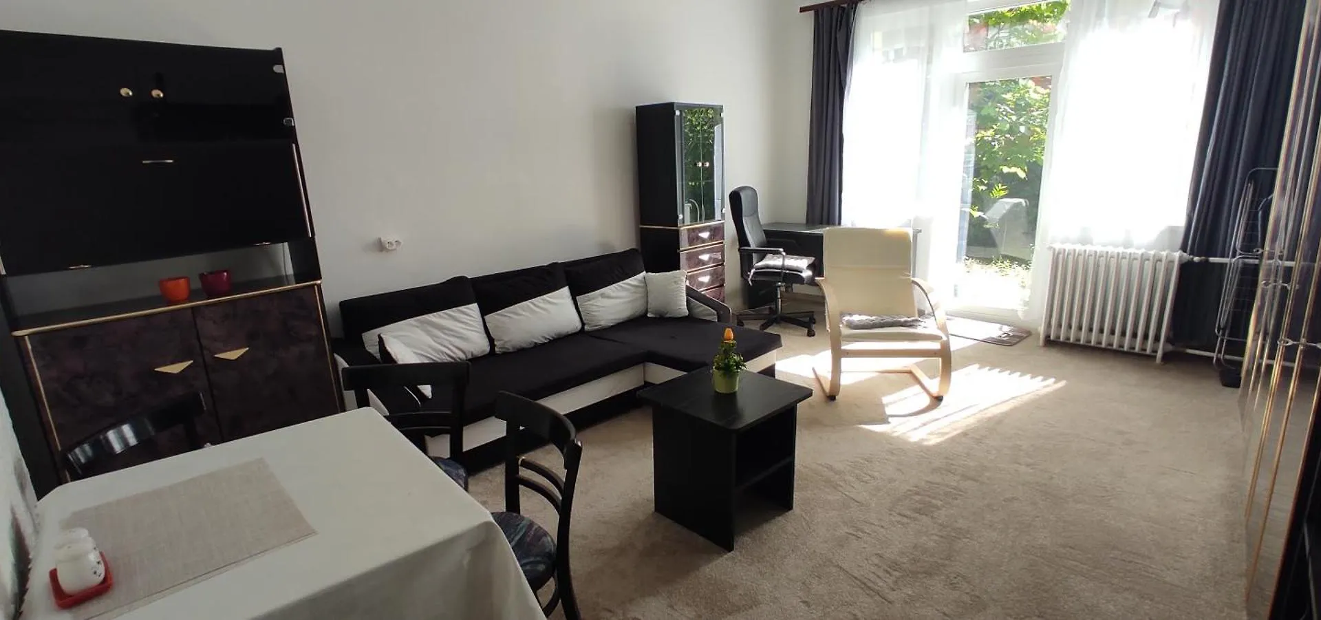 In The Heart Of Budapest Parliament 2 Min 47M2 And Garden Apartamento 0*,  Hungria