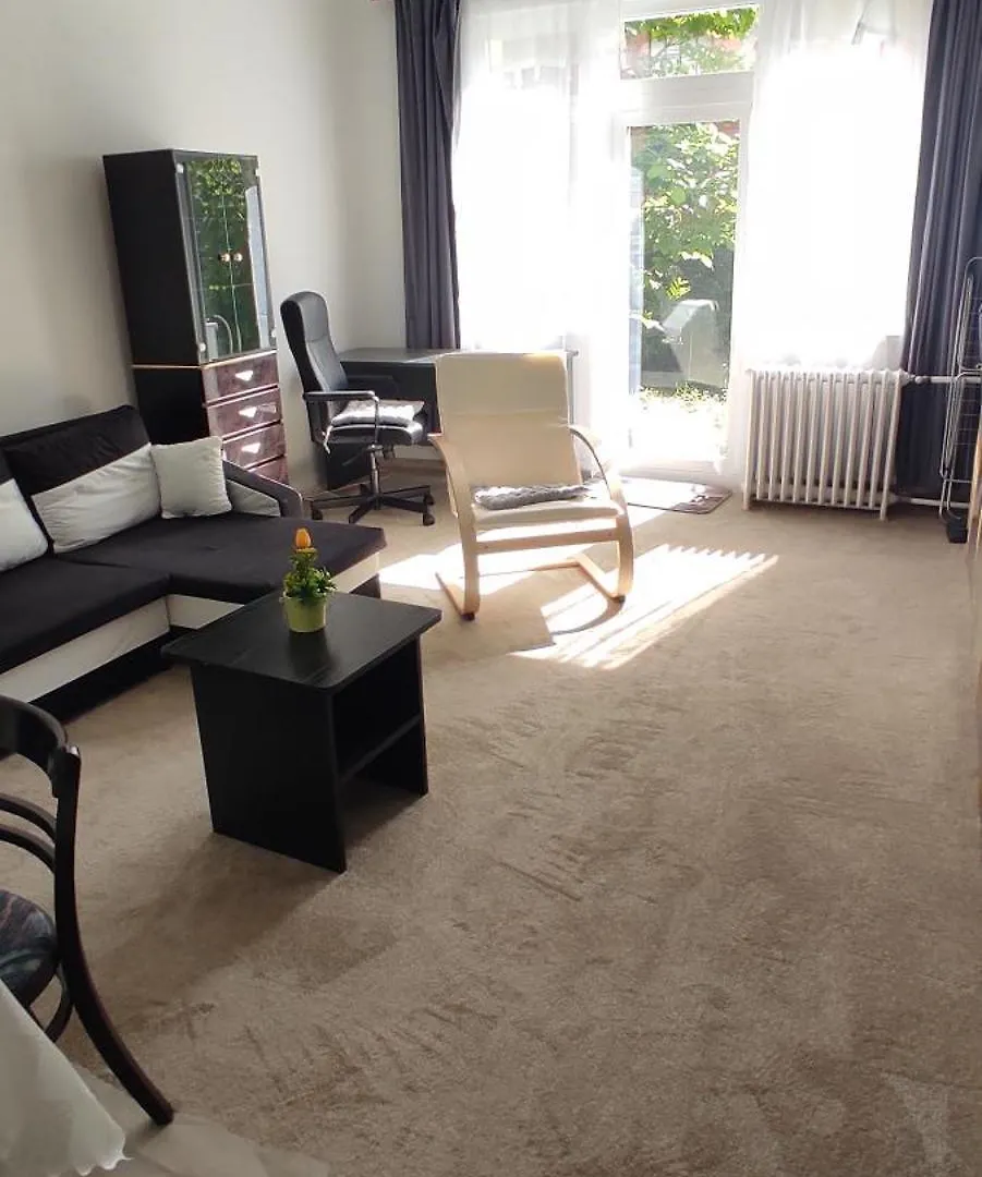 In The Heart Of Budapest Parliament 2 Min 47M2 And Garden Apartamento
