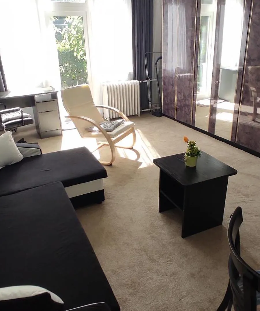 In The Heart Of Budapest Parliament 2 Min 47M2 And Garden Apartamento 0*,
