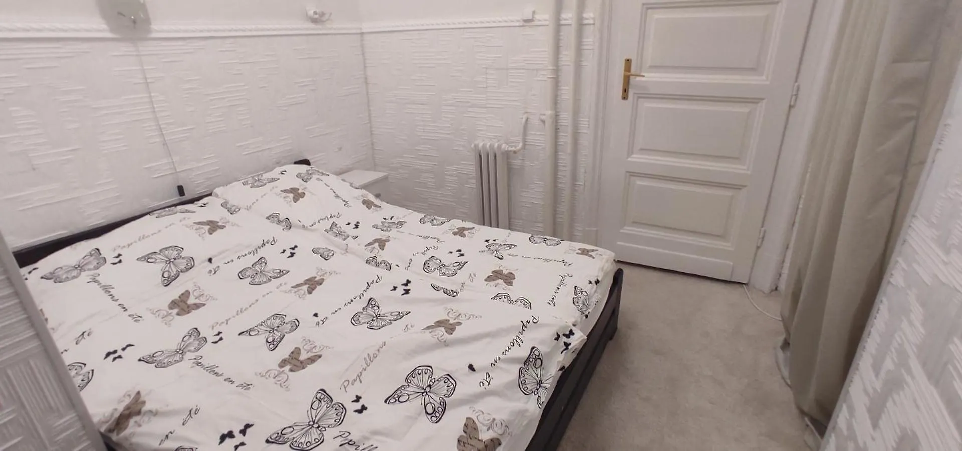 In The Heart Of Budapest Parliament 2 Min 47M2 And Garden Apartamento Hungria