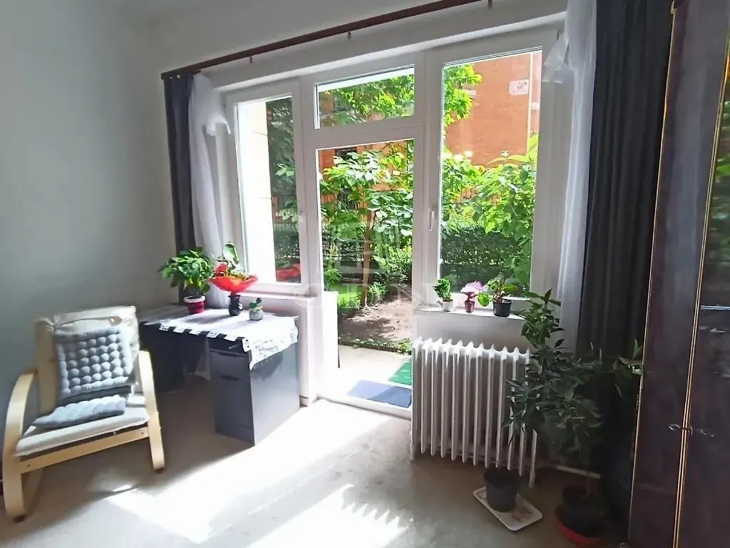 In The Heart Of Budapest Parliament 2 Min 47M2 And Garden Apartamento